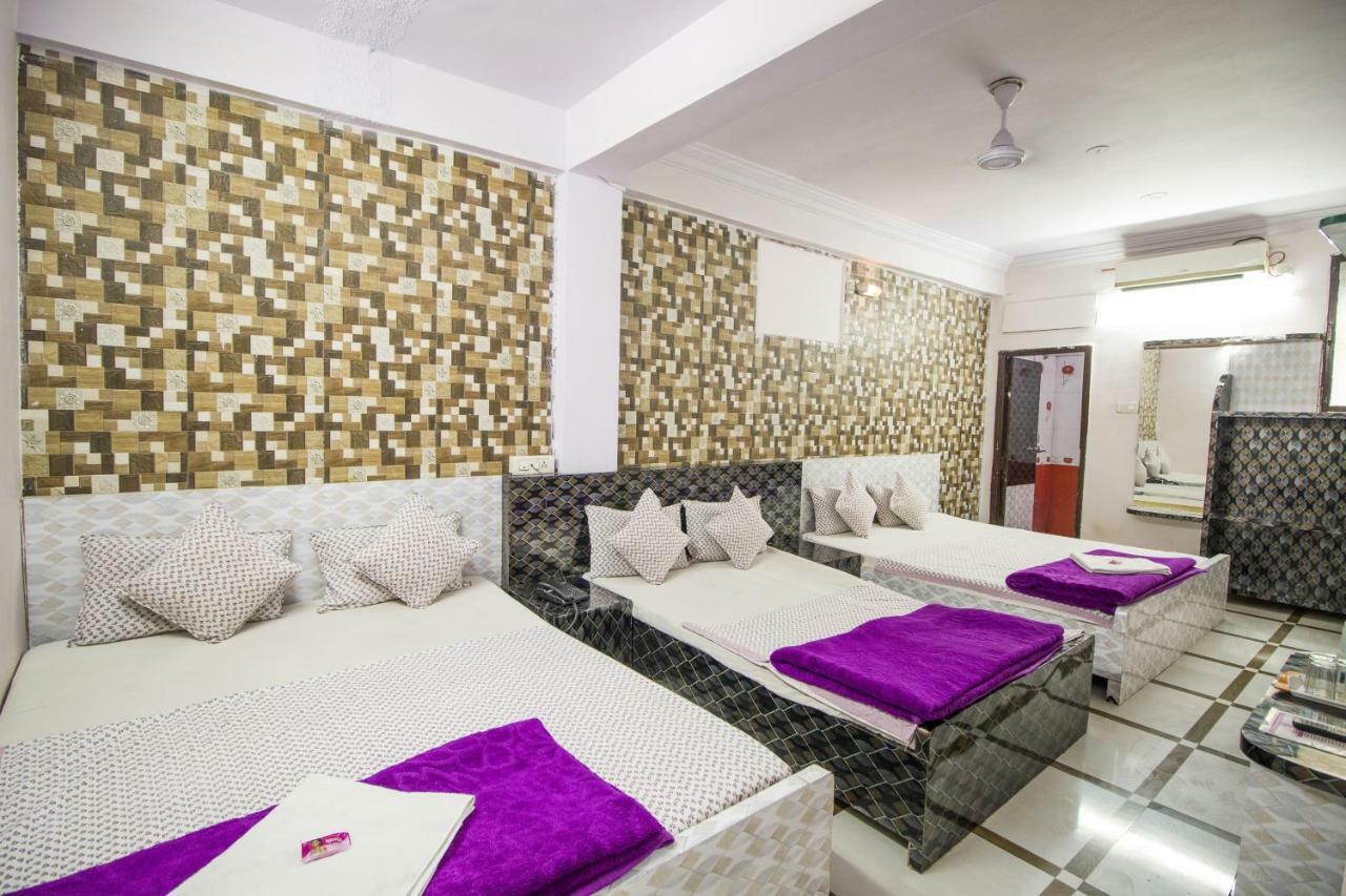 Hotel Gujarat Palace Ujjain Exterior photo